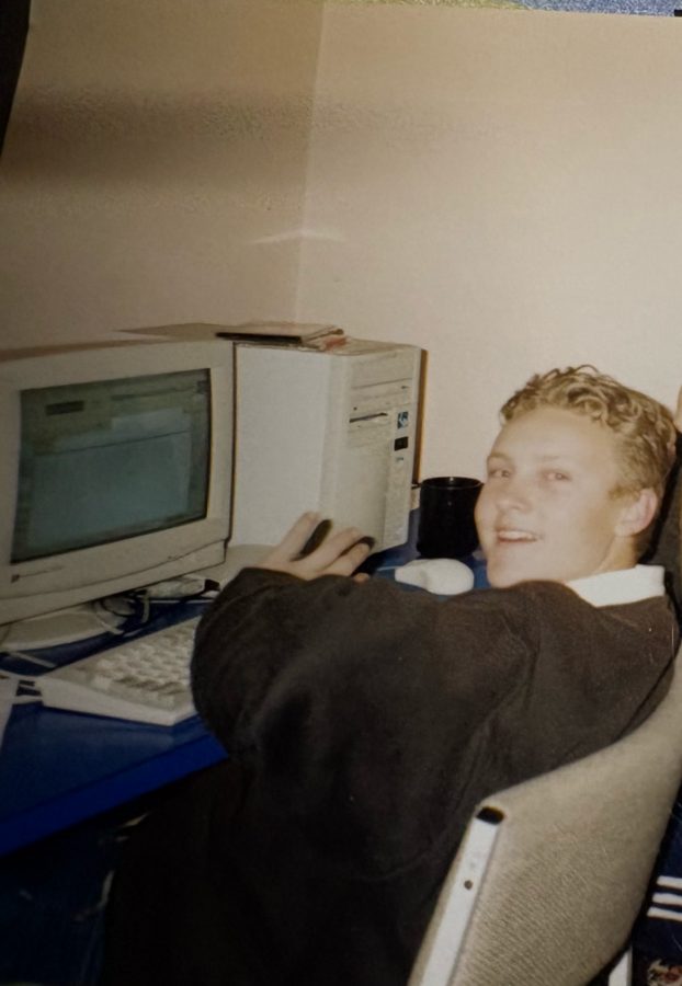 Ben Acott at a beige Pentium II desktop PC in 1999